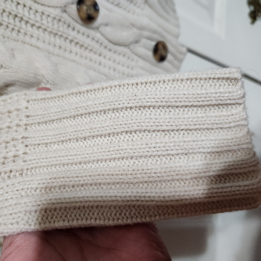 Women's Cream Cable Knit Sweater - Picture 5 of 11